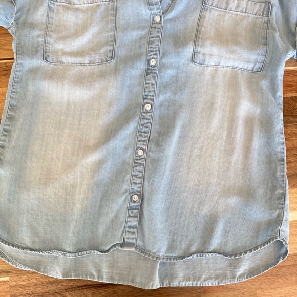 Anthropologie Cloth & Stone Chambray Button-Up Shirt | XL | Soft Casual - Picture 5 of 11